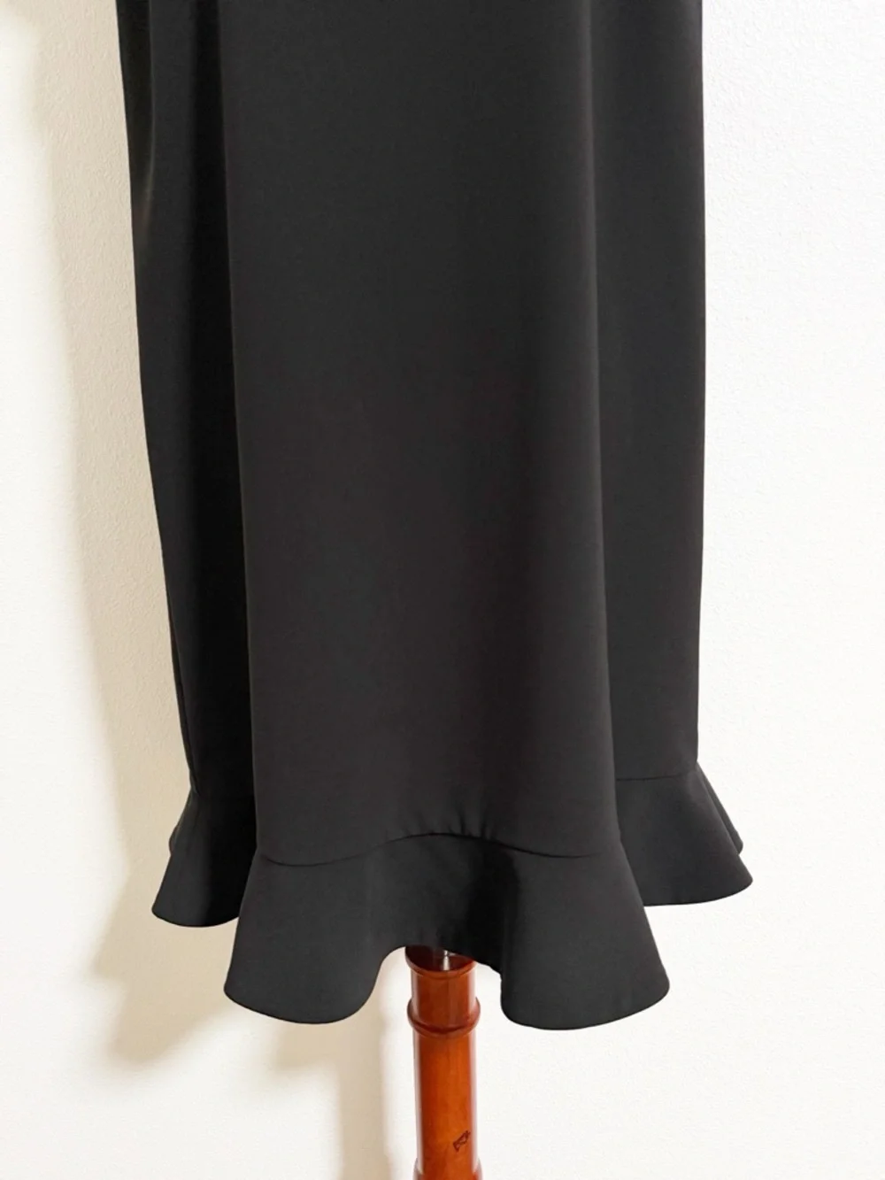 Loft Ruffle Trim Shift Dress - Picture 4 of 10